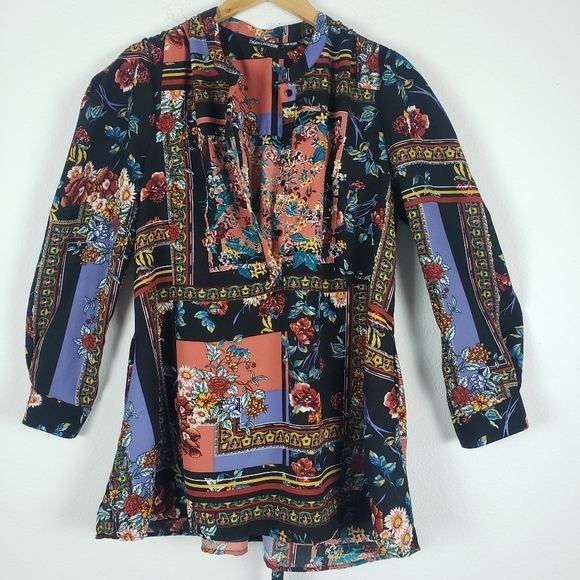 Tolani collection floral button down top - Picture 4 of 9